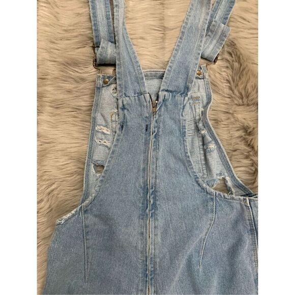NWT LF CARMAR Safety-pin Distressed Overalls Skort Small - Picture 5 of 10